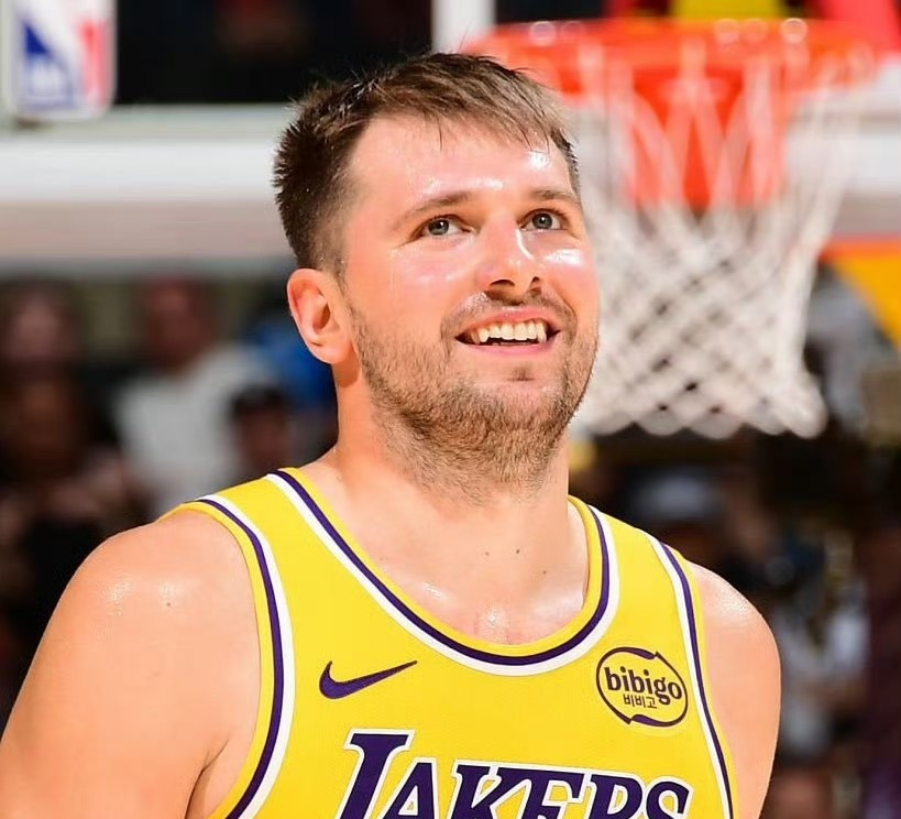 九游体育官方网站-东契奇在巴黎圣日耳曼比赛中大胜切尔西赛前止住颓势，本菲卡扳平良机直接炸裂