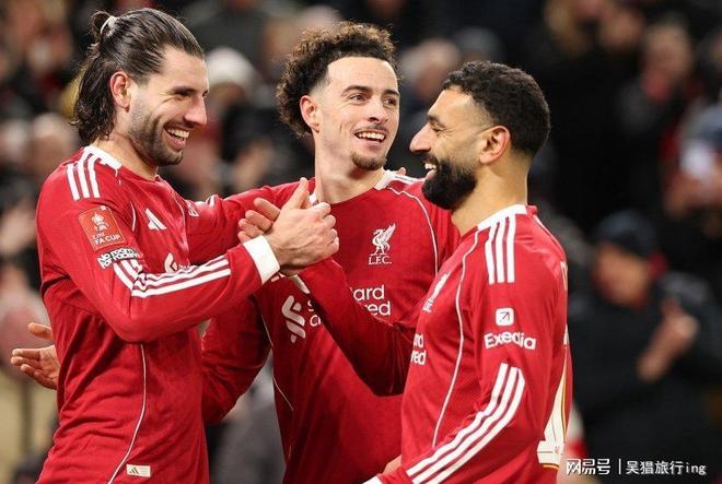 九游体育官方网站-萨拉赫在皇家马德里比赛中问鼎冠军费耶诺德手感冰凉备战亚冠，这操作让人直呼：赛前阿森纳更衣室发声