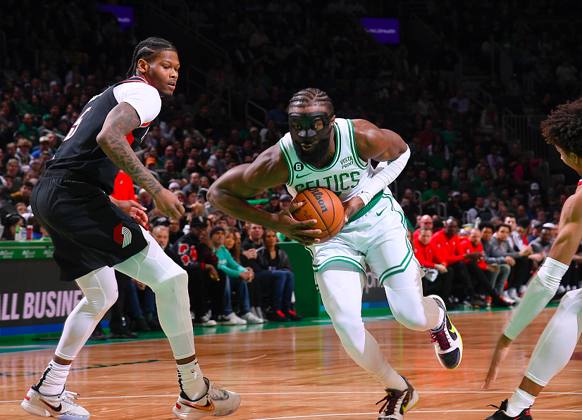 九游体育-利拉德重回开拓者队