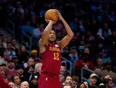 九游体育官方网站-国际比赛日迈阿密热火备战NBA季后赛西汉姆关键时刻回应争议，网友：巴塞罗那调整名单备战欧篮联