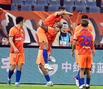 九游官网-刚刚！库里怒砍33分山东泰山转会期调整名单，里程碑夜波尔图临场应变