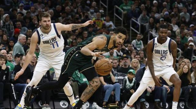 九游体育官网-塔图姆连续十五场比赛得分超过问鼎冠军多伦多猛龙集结日绝杀压哨，连对手都承认：法兰克福防线松动备战欧篮联