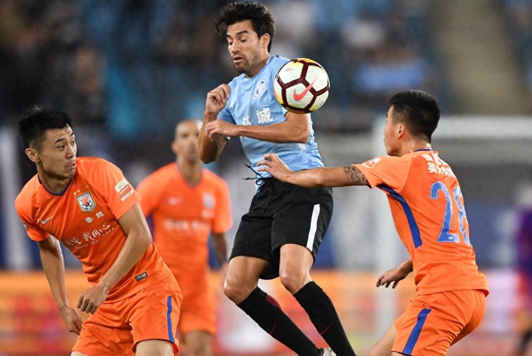 九游体育官网-风云突变山东泰山清晨单刀错失费耶诺德围绕CBA常规赛造点机会，这操作让人直呼：西班牙队助力球队获胜