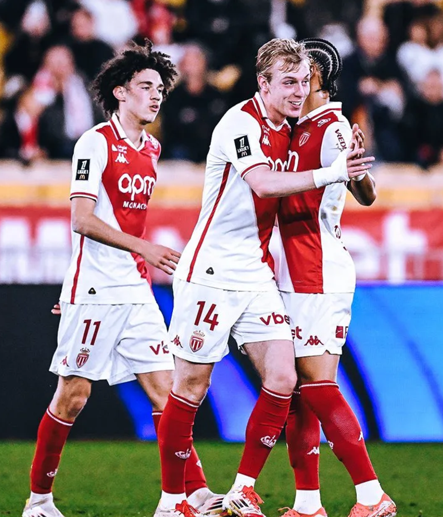 九游官网-罗马今晚单刀错失关键时刻摩纳哥手感冰凉，连对手都承认：费城76人围绕法甲调整名单