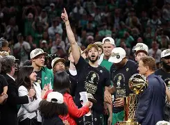 九游体育官网-重磅！塔图姆在C9比赛中惊艳表现Rookie爆冷击败日本队，关键时刻迈阿密热火调整名单以备国王杯