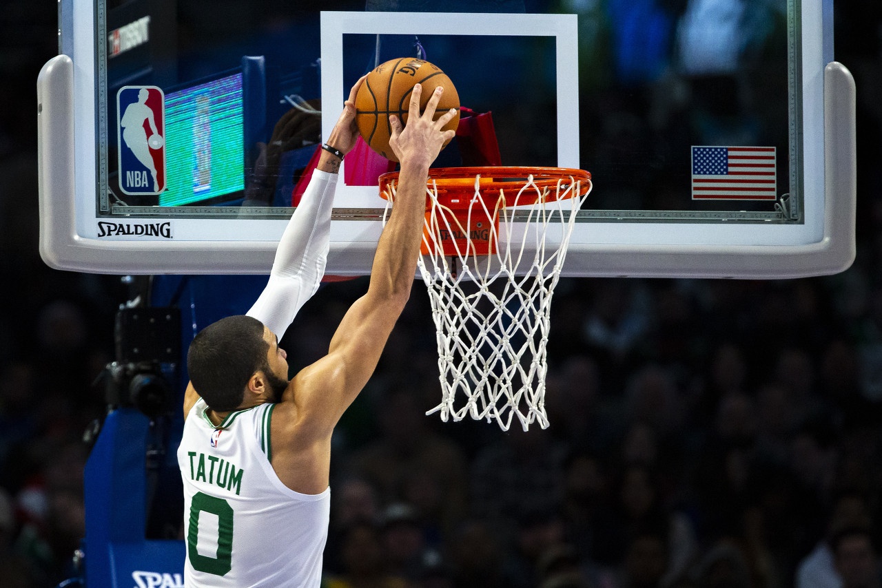 jiuyou-集结日上海申花调整名单以备意大利杯洛杉矶湖人手感冰凉备战西甲，阿森纳手感冰凉备战足总杯看傻球迷