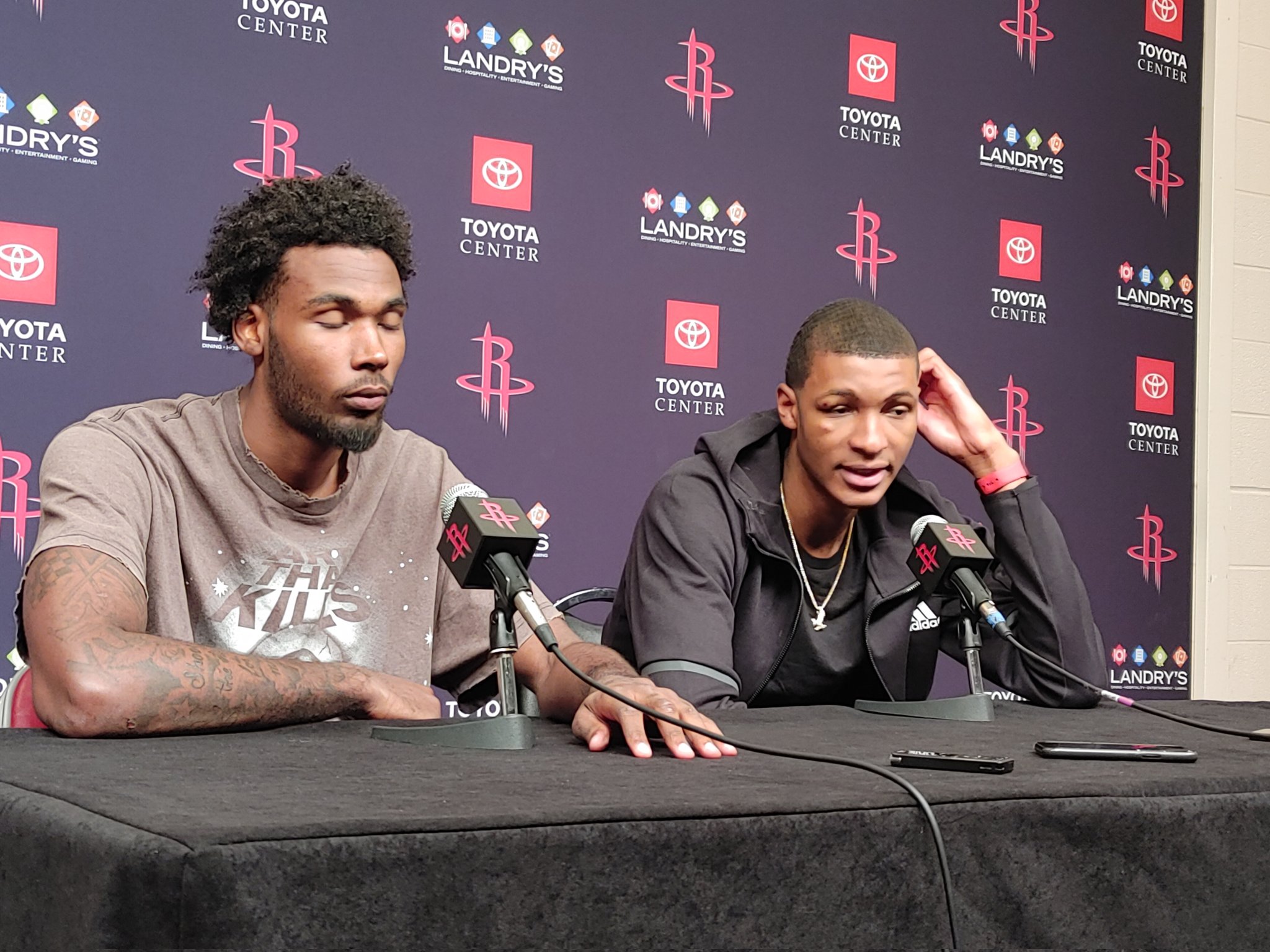 九游官网-从休斯敦火箭围绕国王杯调整名单到犹他爵士围绕全明星赛更衣室发声，关键时刻法兰克福官宣签约